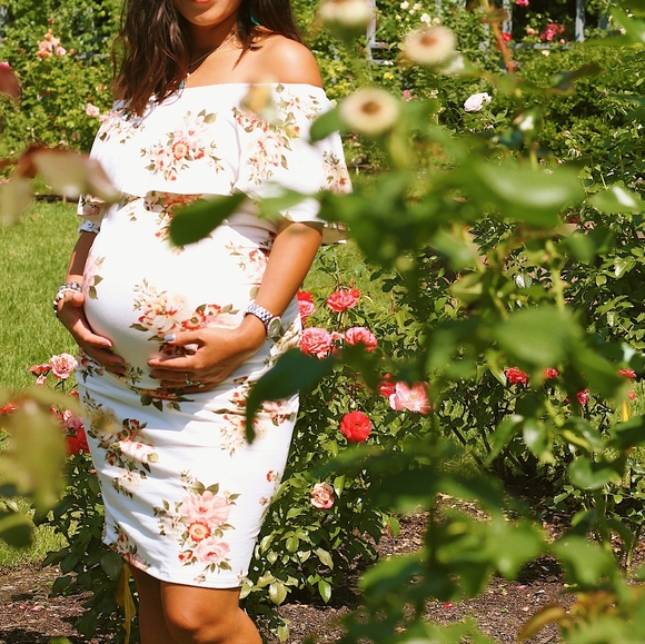 Floral Ruffle Off Shoulder Maternity Dress. - Picture 5 of 9